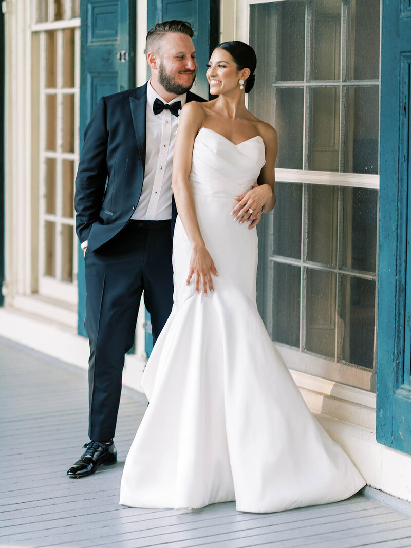 Modern and chic spring wedding at a Historic Mansion with Water Views | Glen Foerd on the Delaware | Philadelphia PA | Denise Marie Photography | Editorial Wedding Photographer based in Philadelphia PA