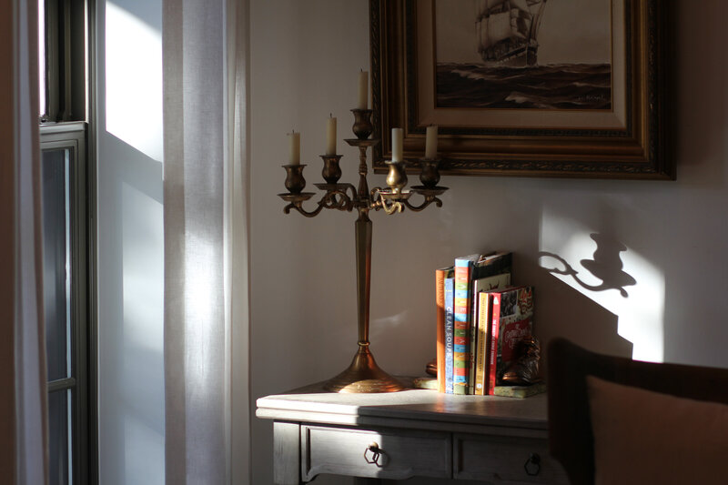 vintage-candles-plaster-walls-light-wash-florida