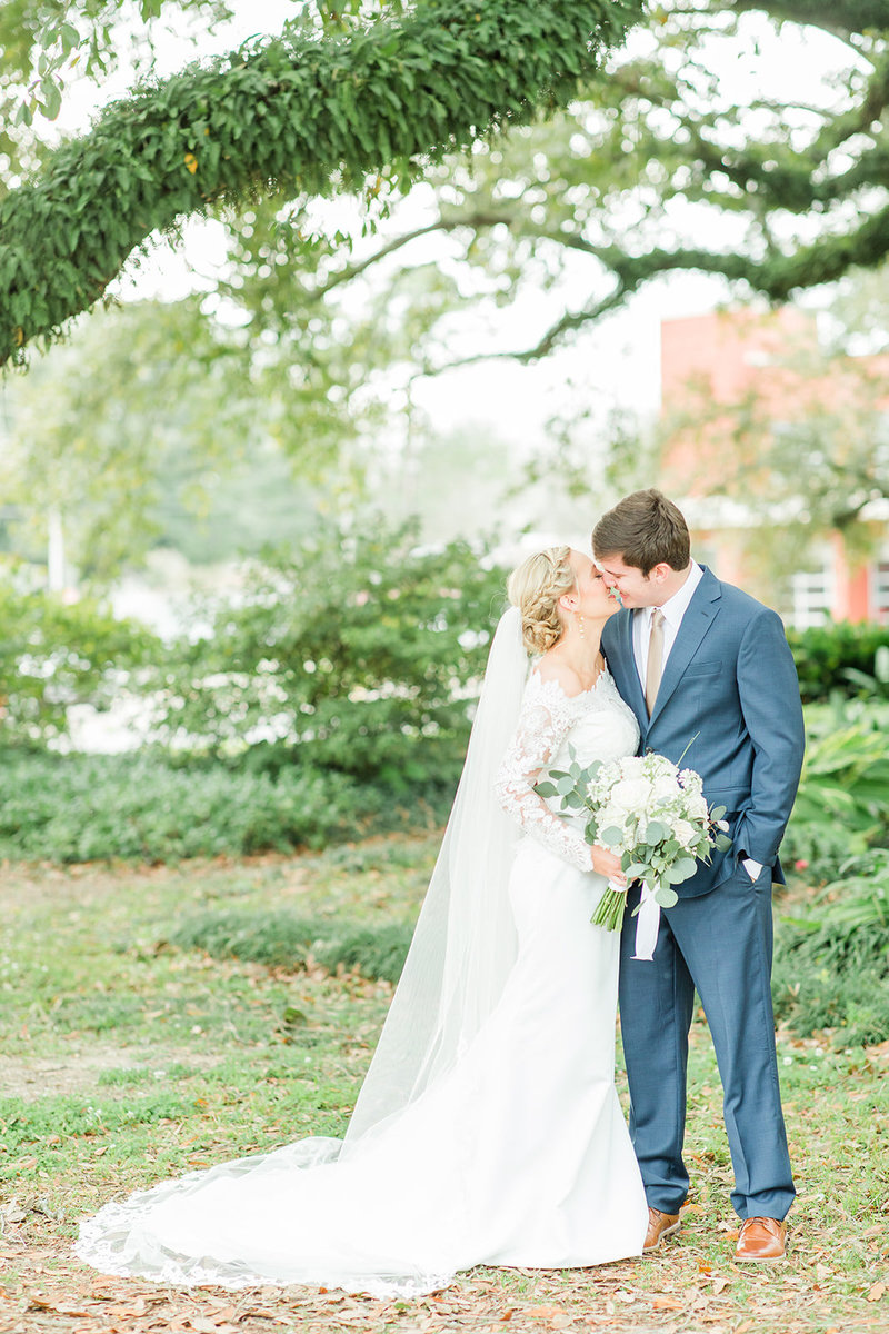 The-Grand-Opera-House-Crowley-Louisiana-Wedding_23