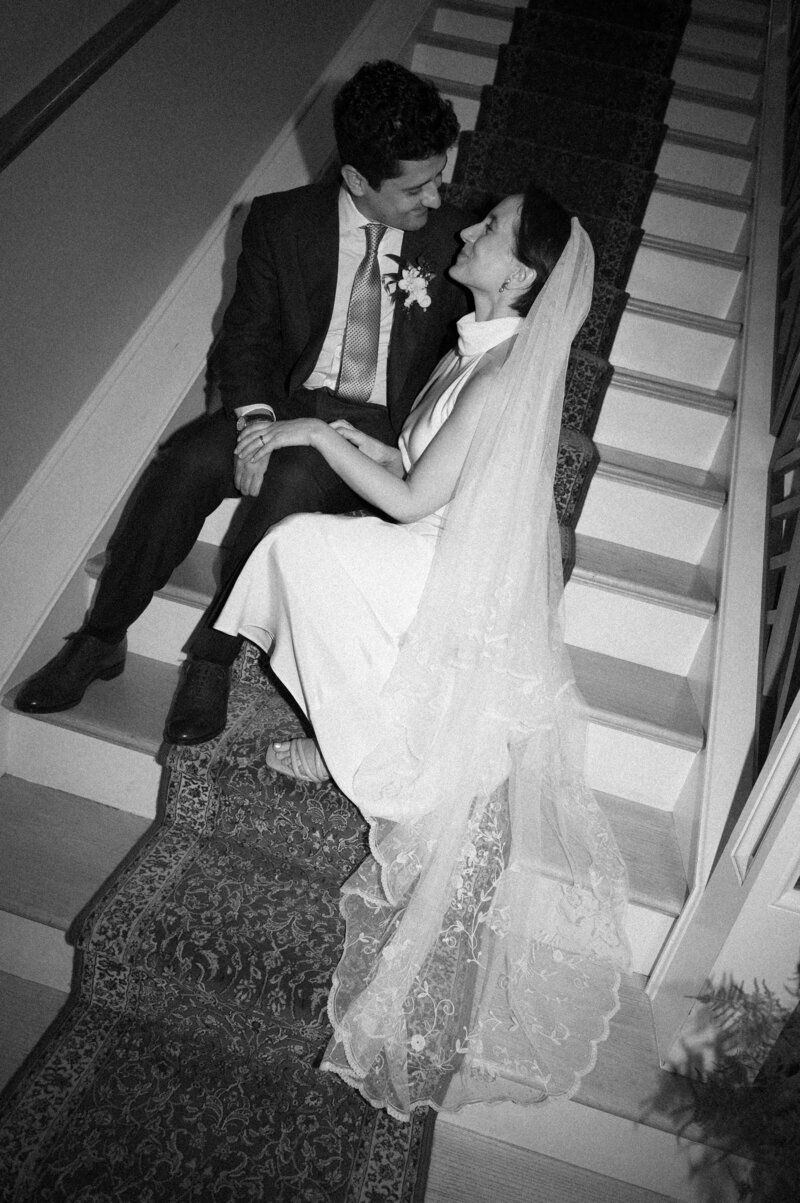 bride-with-lace-veil-dc-on-stairs