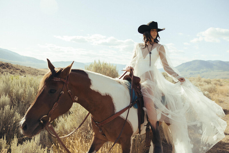 western-editorial-bridal-portraits-rancho-burro-kamloops-bc-bre-poole-photography-74