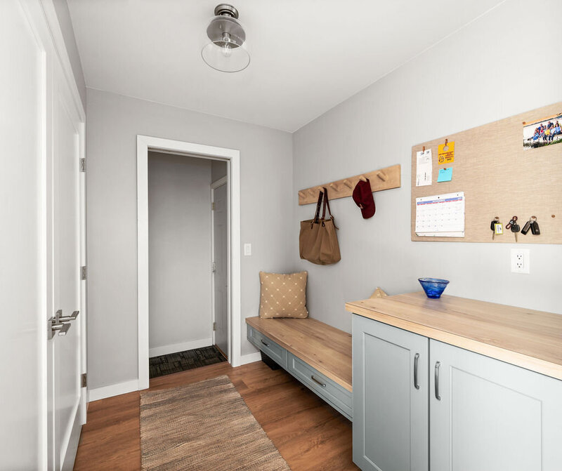 clean-functional-mudroom