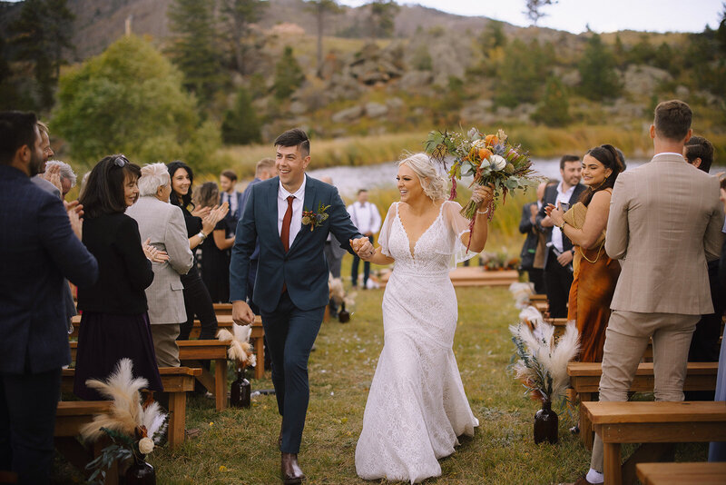 Estes Park Wedding Photographer Denver Wedding Venue Planner Della Terra Mountain Top Fall Colorful Wedding Liz Osban Photography Black Canyon Inn Wyoming Wedding Photographer Elopement Engagement 89