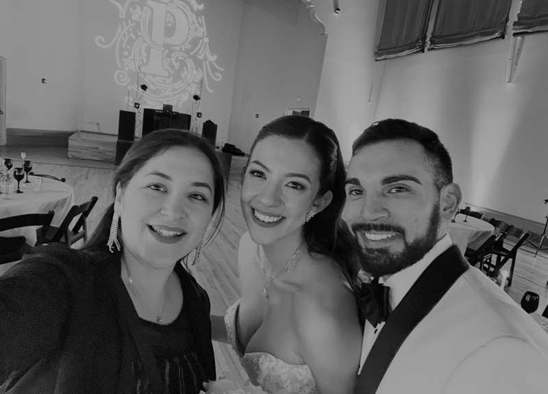 San Antonio Wedding Couple with Planner at McNay Art Museum