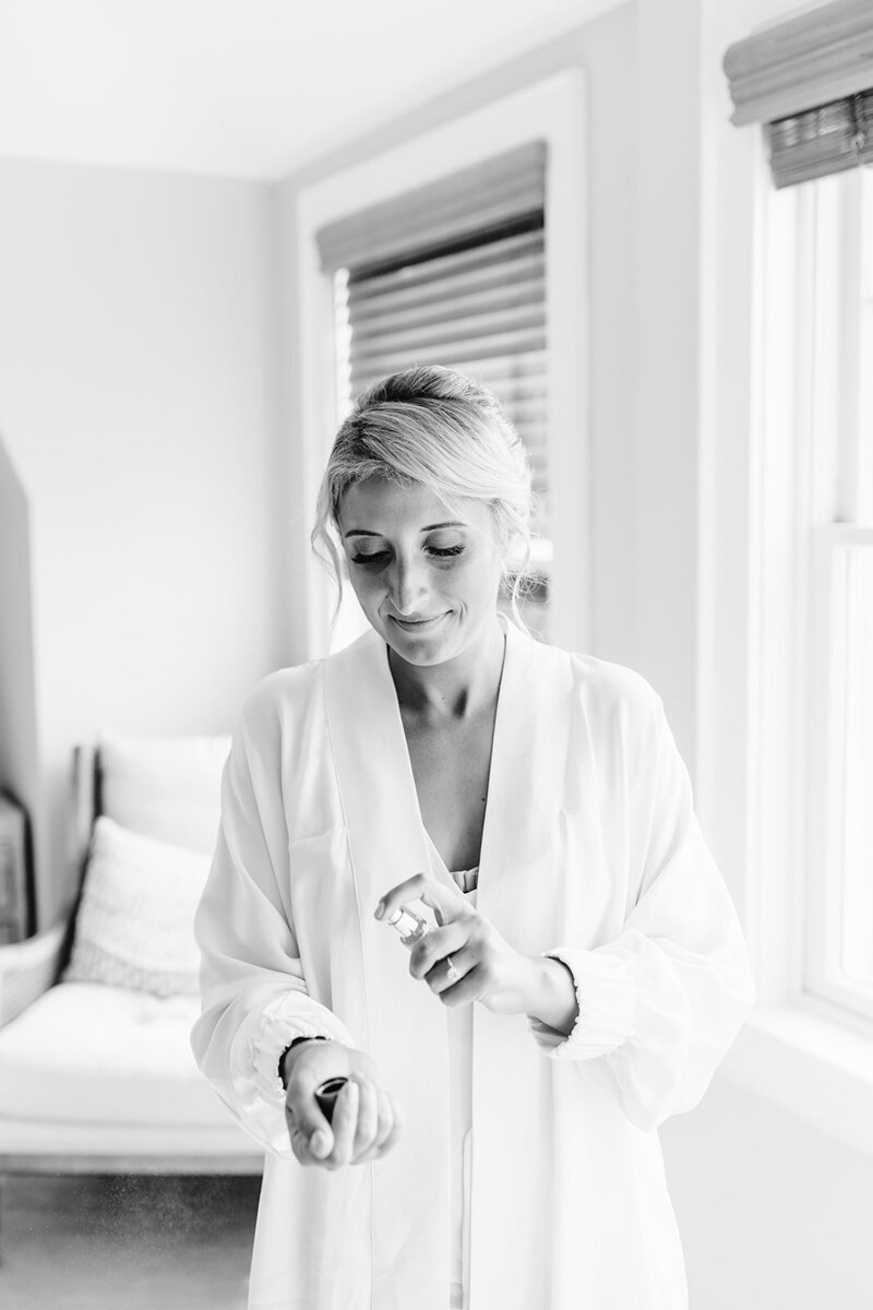 J + J - Julia Getting Ready (Ellen Sargent Photography)-93