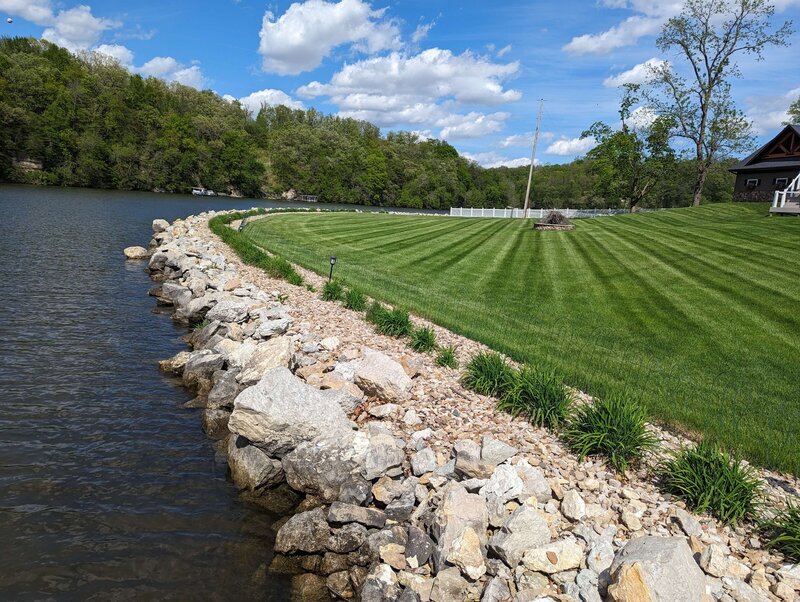 Manchester-Cedar-Rapids-Iowa-Lawn-care-Landscape-Hardscape-Supreme-Green-_20240510_204534445