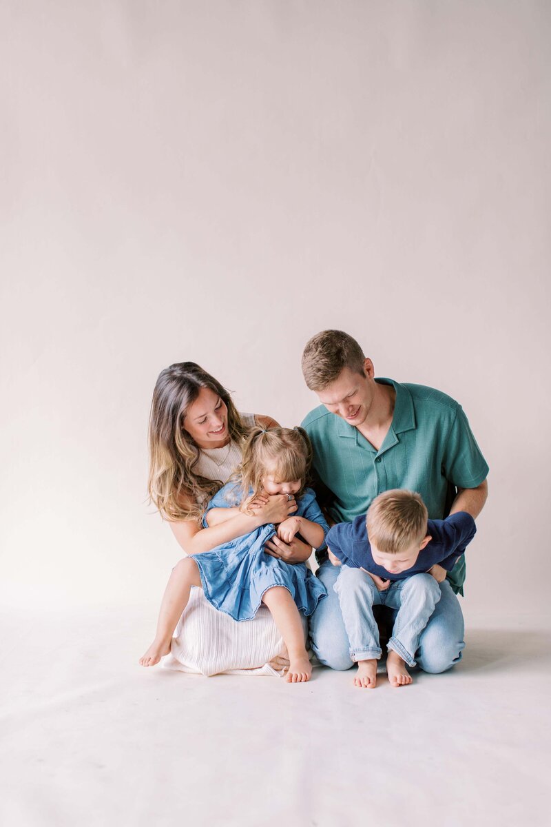 Downtown-hickory-studio-family-session-katelyn-shelley-photography (5)