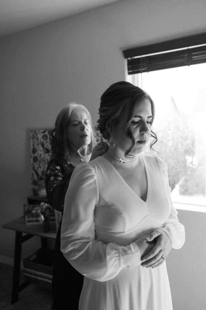 classic-and-documentary-style-wedding-photography-10