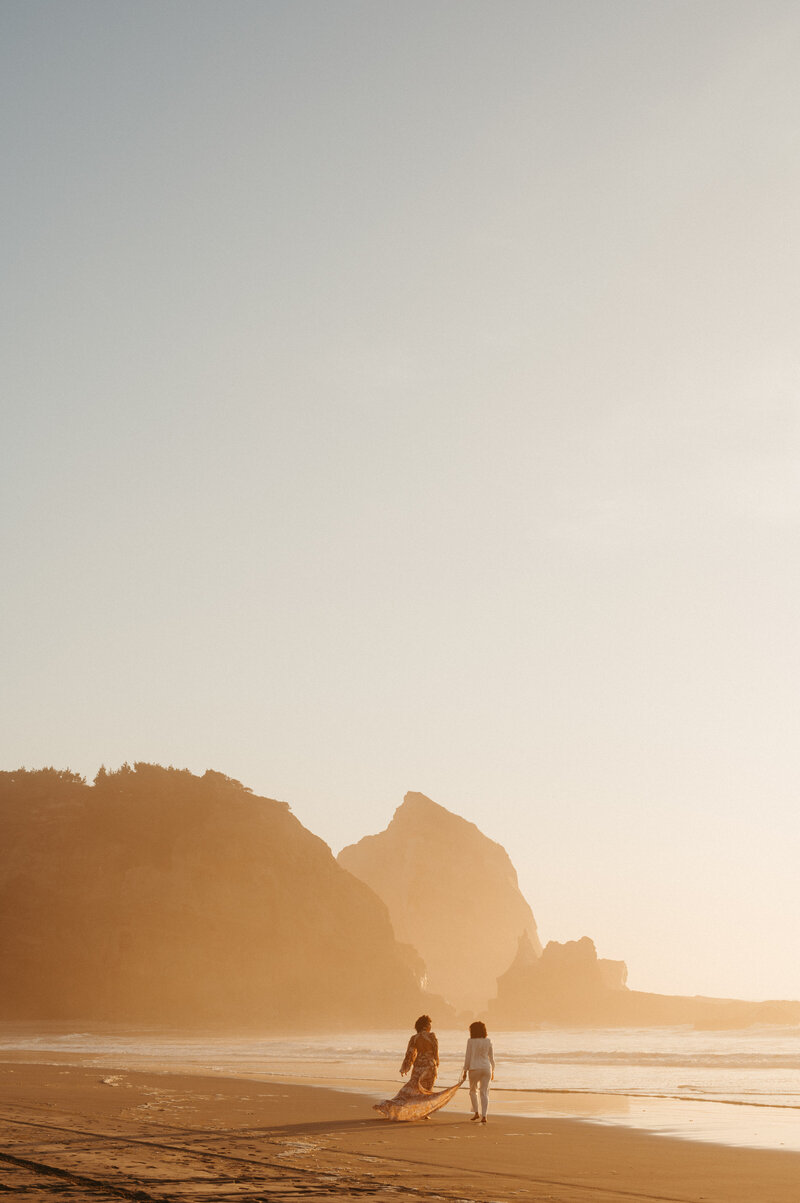 Cape Kiwanda same sex couple elopement