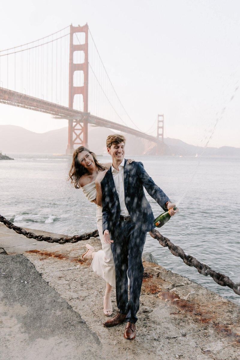 Couple at the Golden Gate Bridge.
