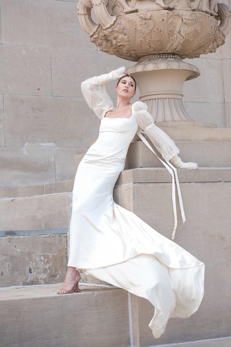 Classical-bride-editorial-vase-8