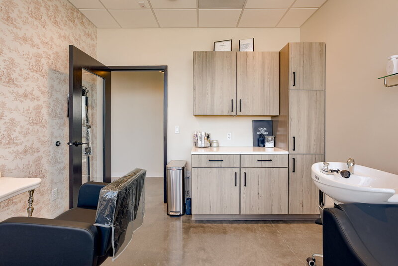 Independent stylist space Omaha