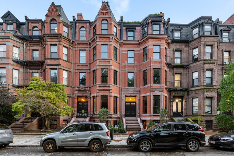 Maison Commonwealth Luxury Residences