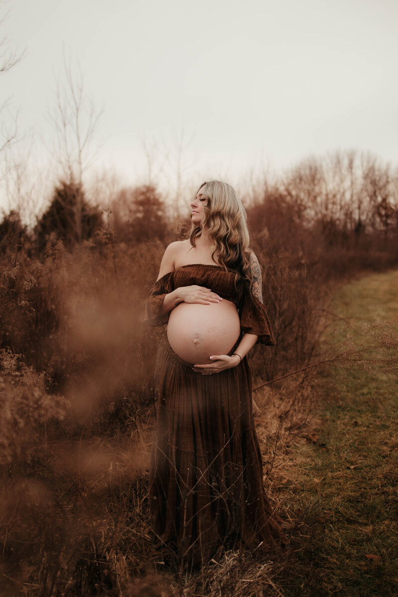 winter maternity photoshoot bloomington