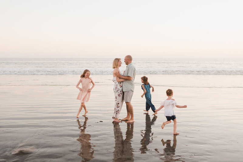 Kelsie Kelly with Family Edmonton Newborn Photographer