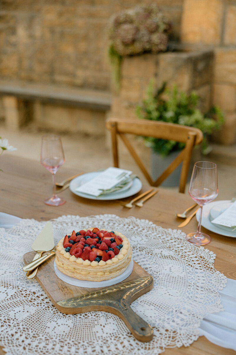 Tuscany Wedding | Katelyn Bradley Photography | Italian Wedding Cake - Wedding Reception - millefoglie wedding cake