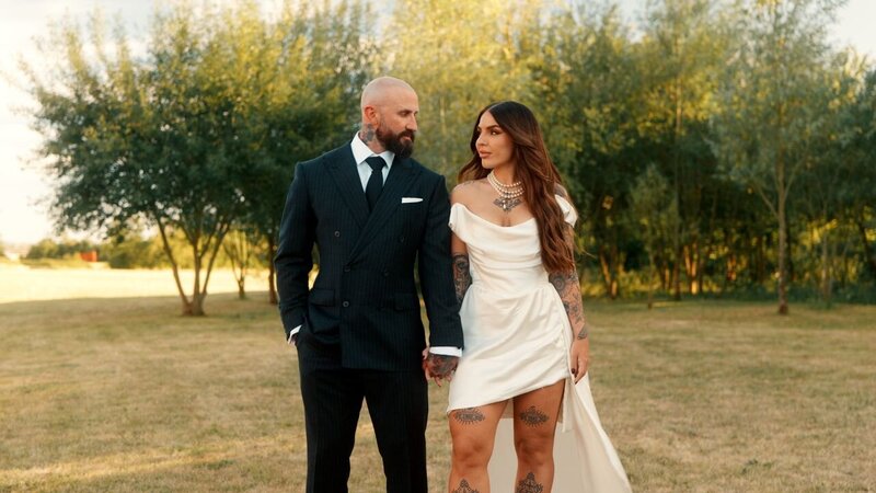 Jenni & Jake were married at Grangefields Barn in Derbyshire. A wedding day and film like no other. Pure badass vibes from start to finish. When the brief is to create a Guy Ritchie inspired wedding film you can bet your ass I will deliver! 