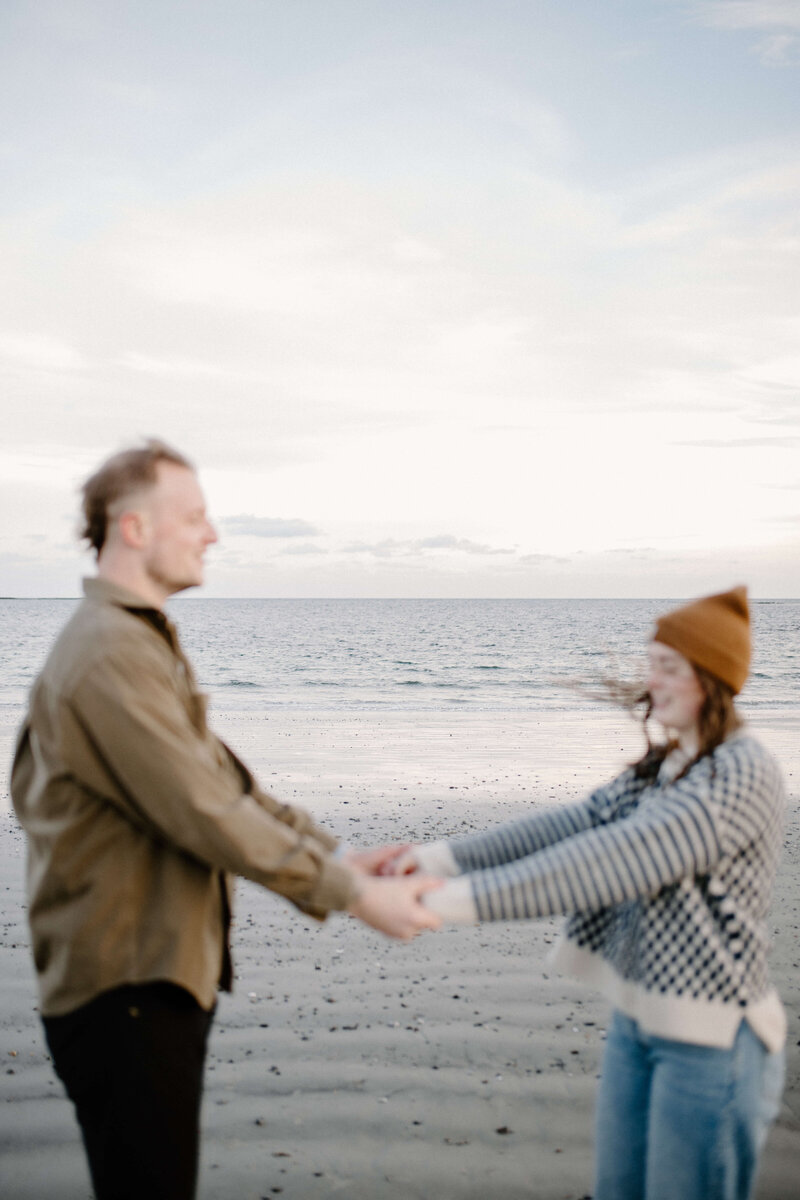 crescent-beach-portland-maine-couples-photographer-8