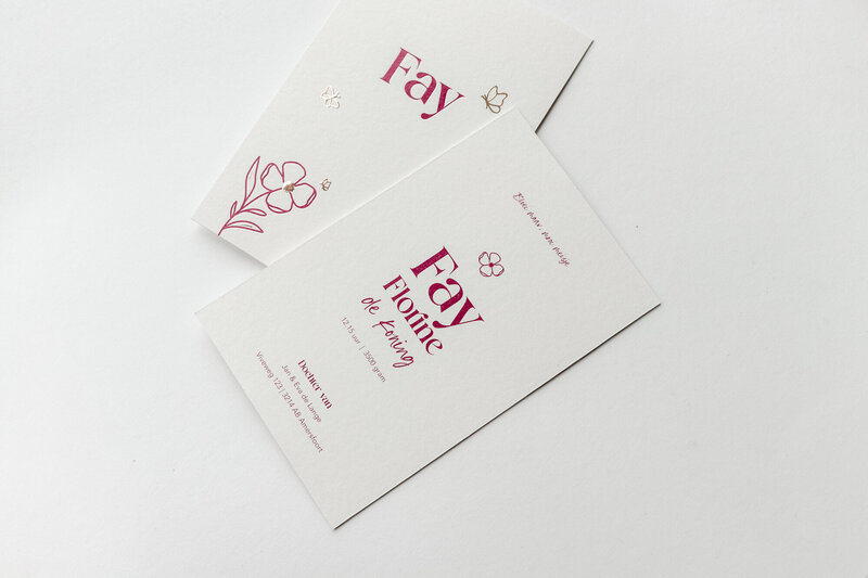 Letterpress-geboortekaartje-Fay-met-bloemen-en-goudfolie-15