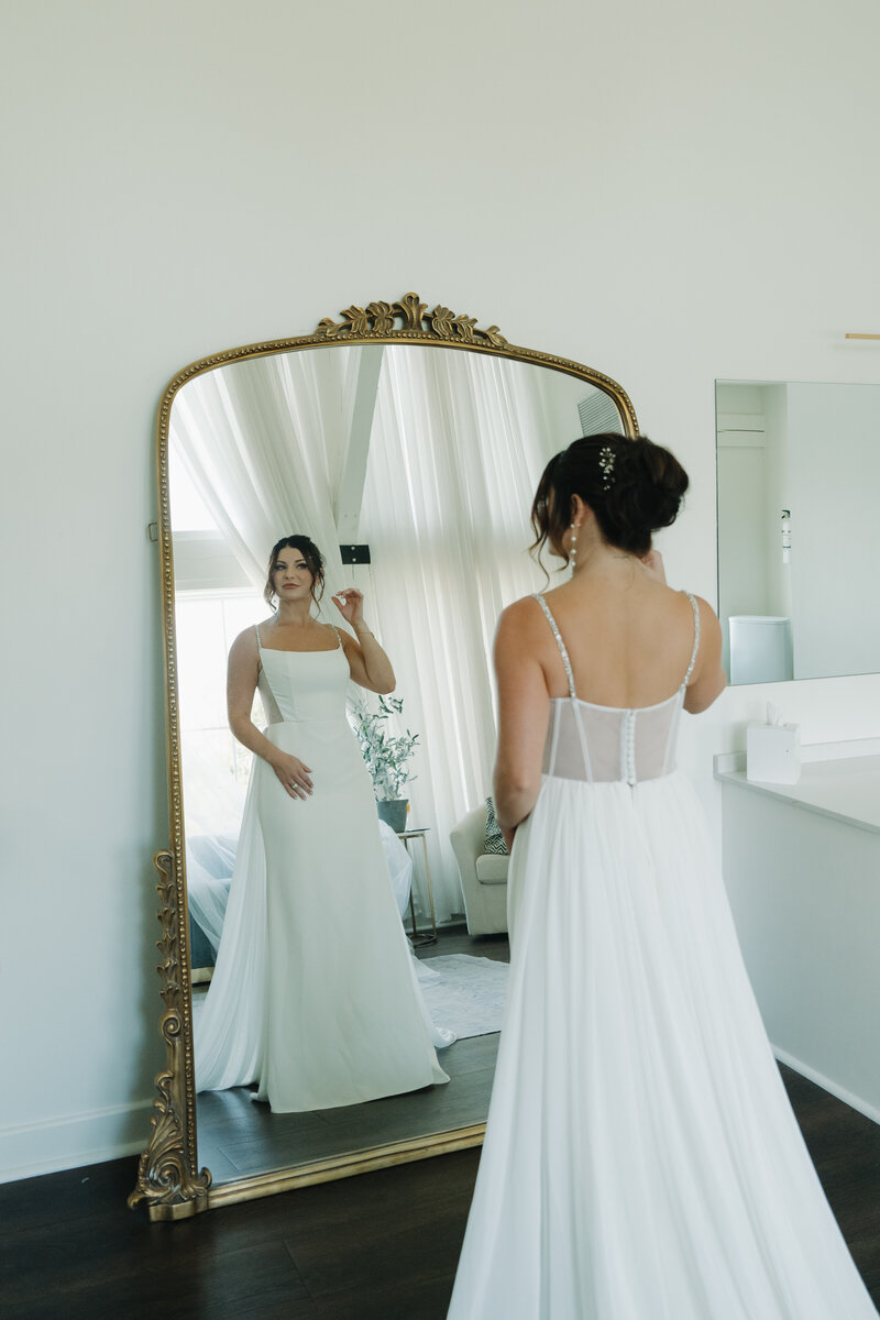Indiana_Michigan_Wedding Planner_Zionsville_The Sixpence_Estate_Barn_Bridal Fashion_Editorial