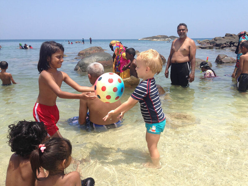 Reis_met_kinderen-Sri_Lanka-Pigeon_Island