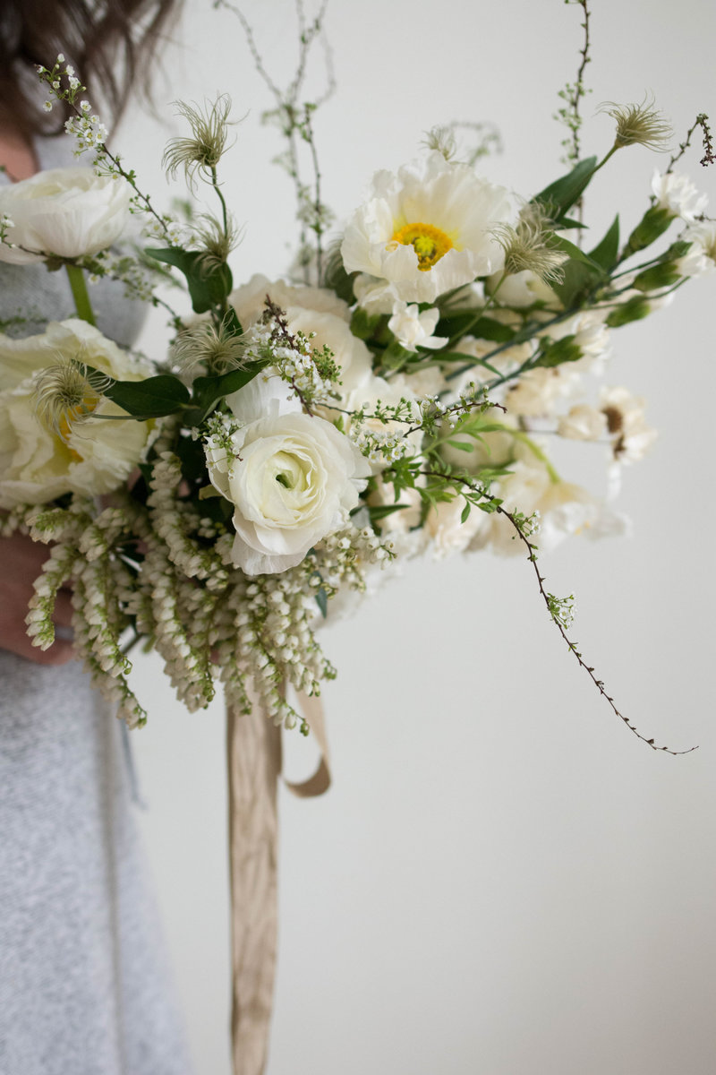 Classic-white-grand-bouquet-5