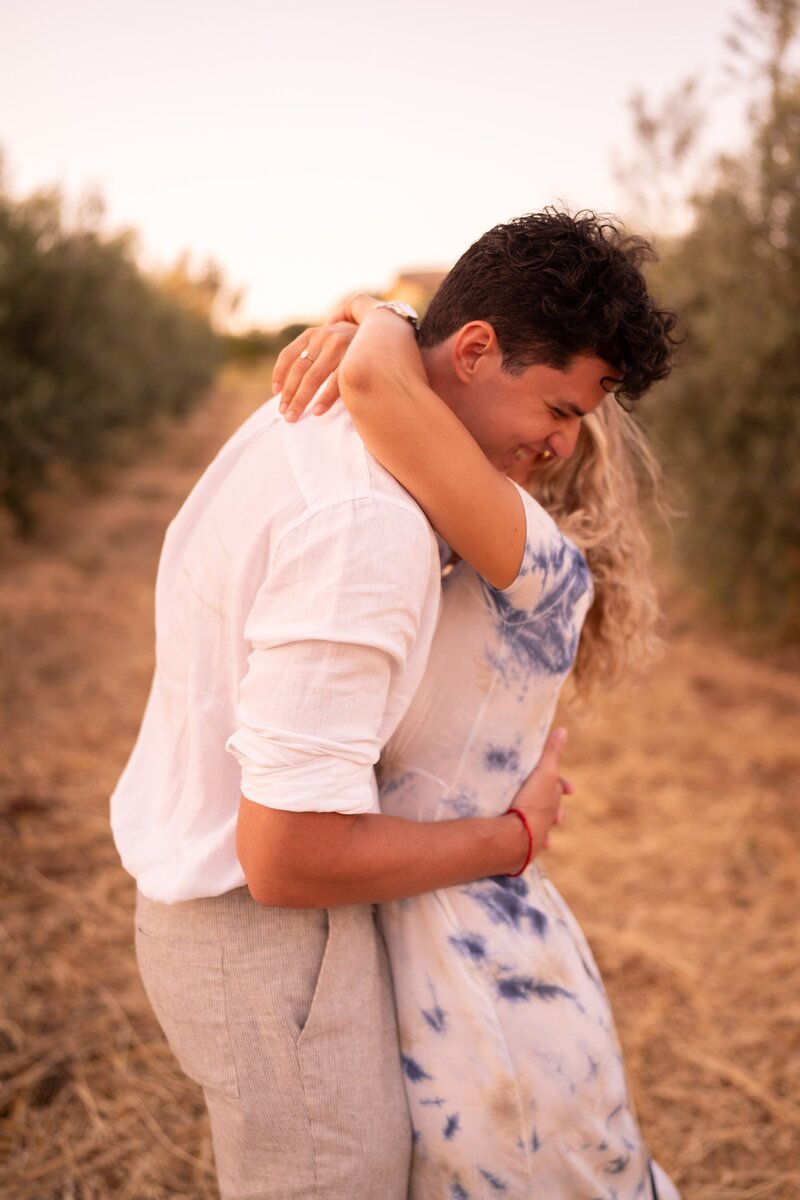 valensole photoshoot engagement couple photographer lavender fields provence