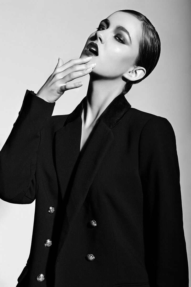 high-fashion-look-glamor-closeup-portrait-beautiful-sexy-stylish-caucasian-young-woman-model