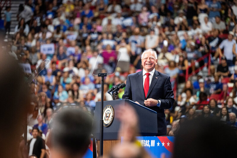 washington-dc-political-photographer-vice-president-kamala-harris-governor-tim-walz-las-vegas-nevada-rally-8