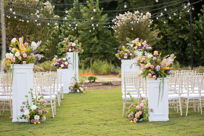 Ceremony-Flowers-Chairs-The-Legacy-at-Willow-Pond