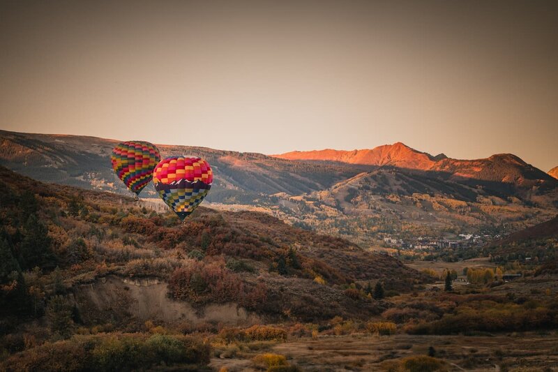 Hot air balloons over Snowmass