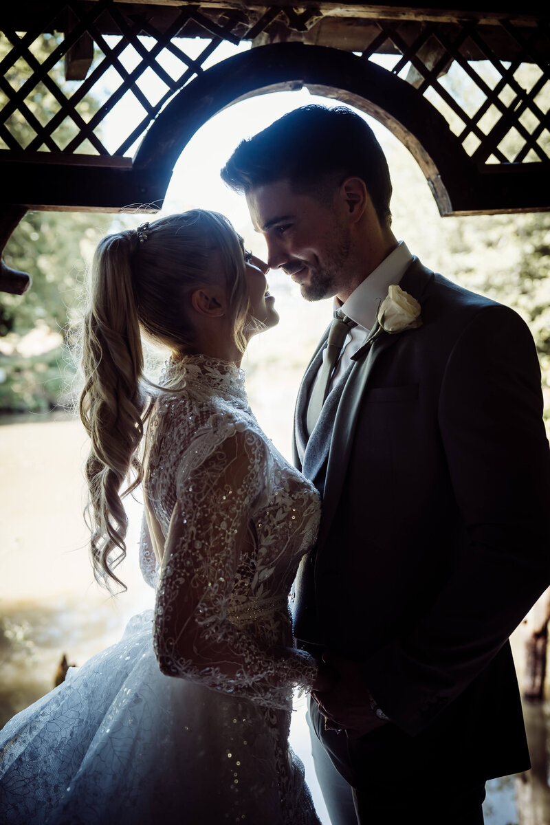 wedding-couple-ravenswood-boat house-sussex