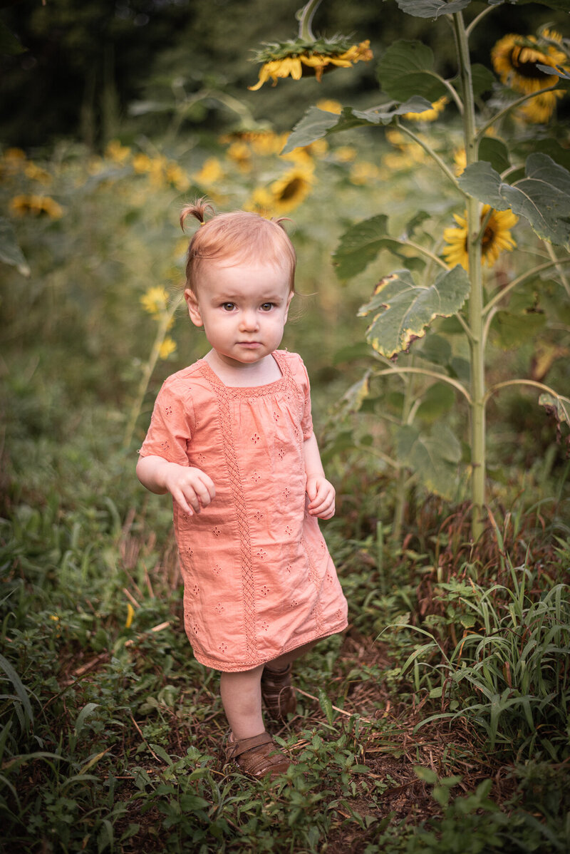 kelbly-deutsch-family-forks-of-the-river-sunflower-portraits-32