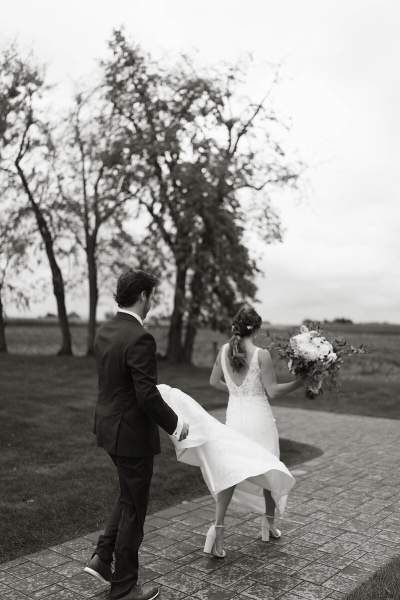 Etre farms Michigan wedding venue saint joseph st luxury barn all inclusive photography photographer -35