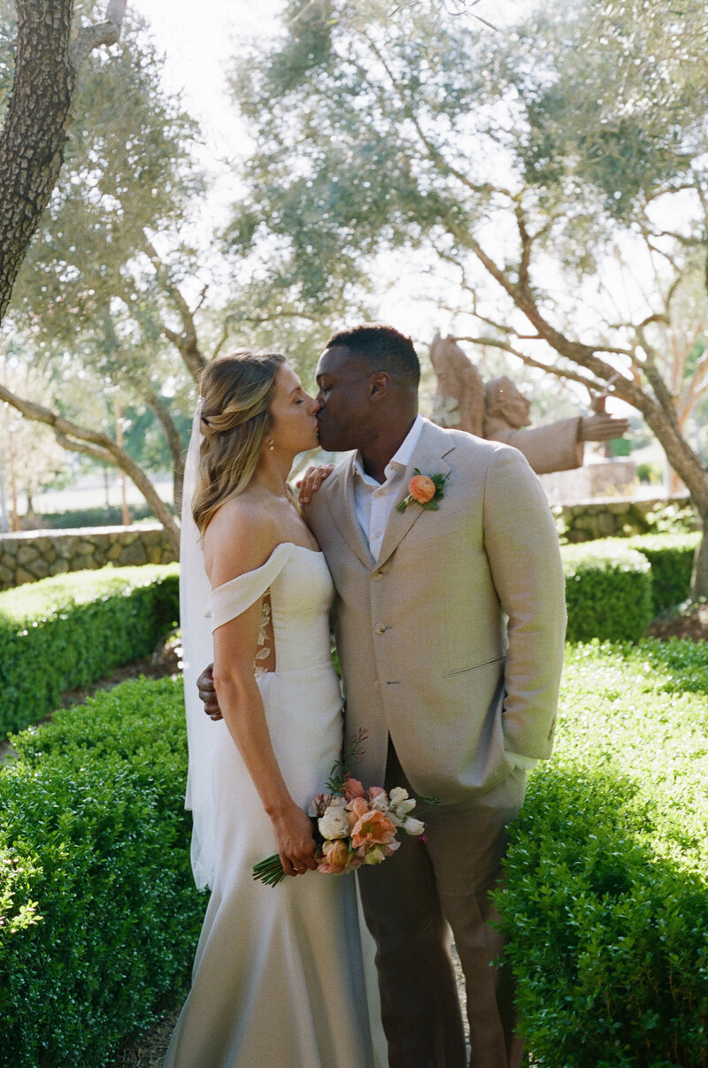haley-robbie-couples-portraits-oliveandoath-88