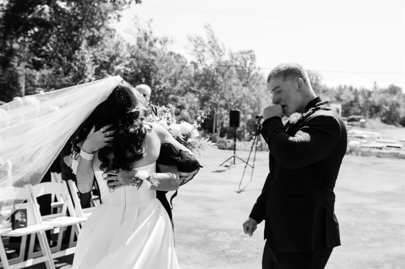 dundee-resort-bride-groom-wedding