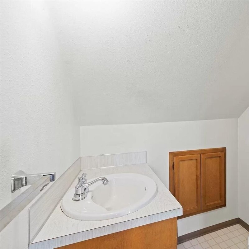 3576 E E Street, Tacoma, WA 98404 (22)