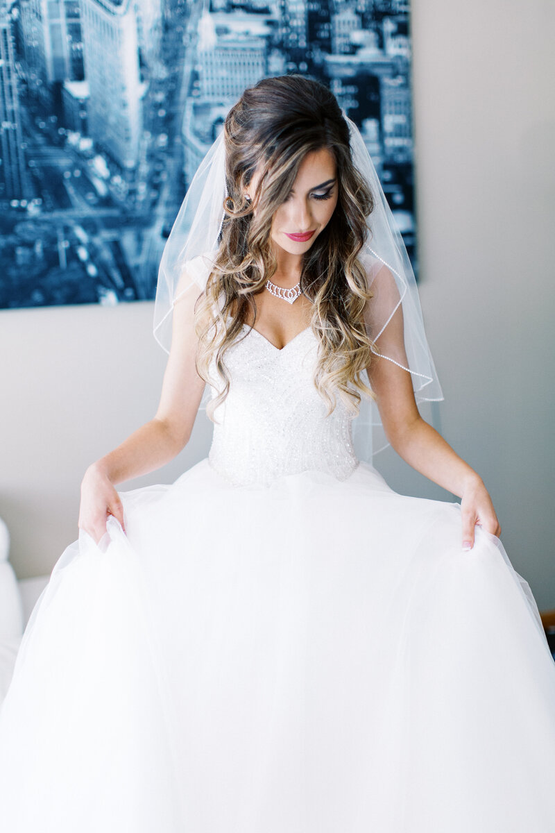 minneapolis bride in her wedding dress