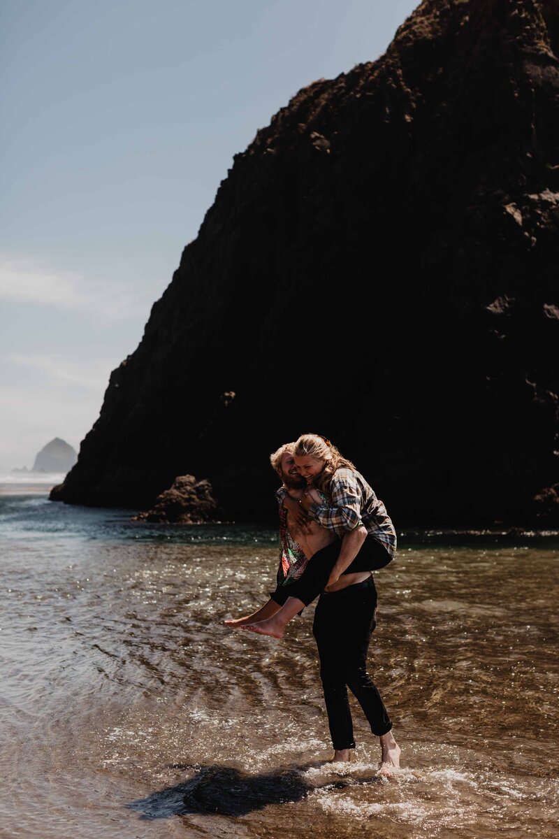 Adventure elopement at Cannon Beach in Oregon photographed by Magnolia and Ember.