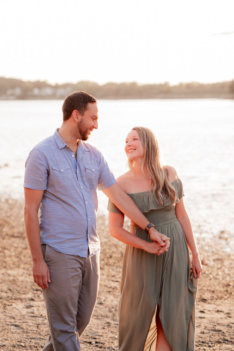 portland-maine-engagement-session-casco-bay (22)