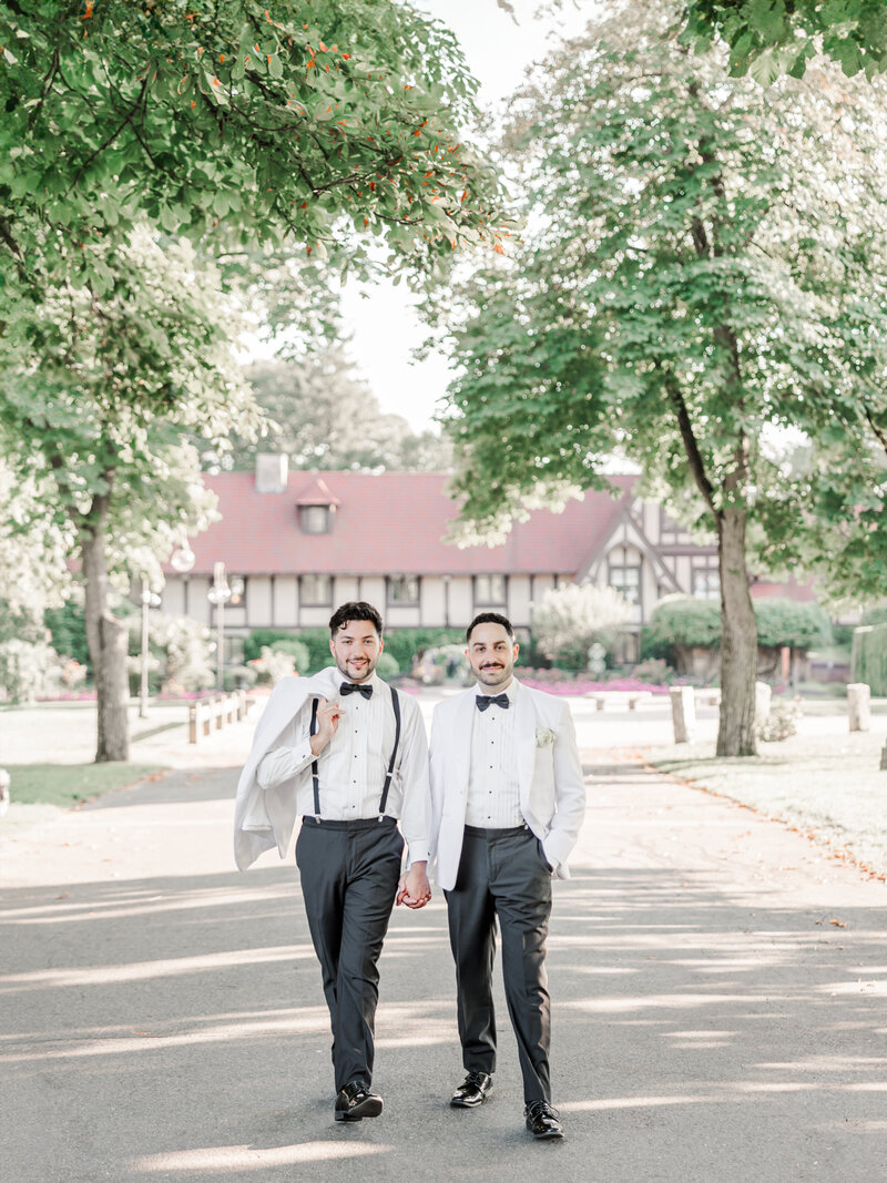 brittany-graf-photography-andrew-anthony-wedding-saint-clements-castle-portland-ct-couples-portraits-102