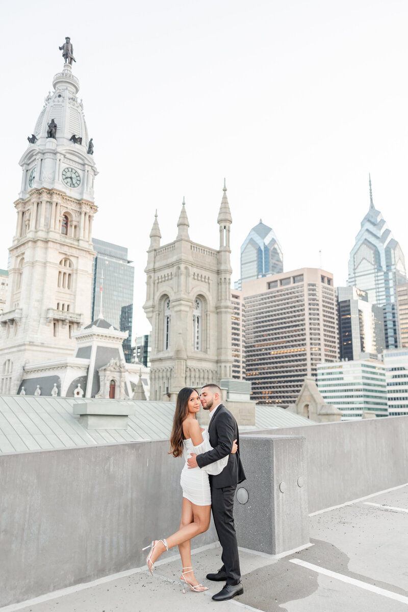 always-avery-photography-philadelphia-engagement-session-philadelphia-city-hall-engagement-10