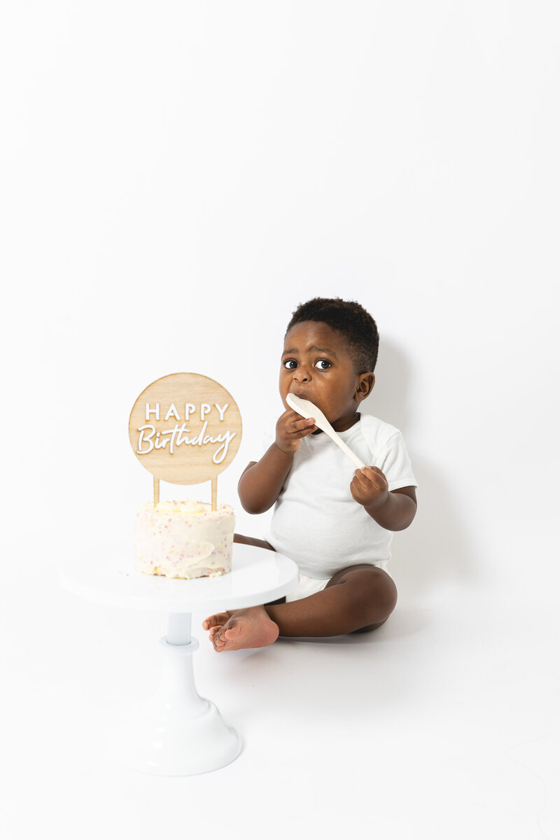 Cake Smash Photography for Baby's first birthday.