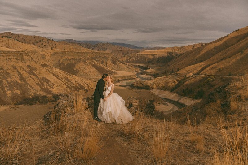 Adventurous Idaho elopement couple in the mountains