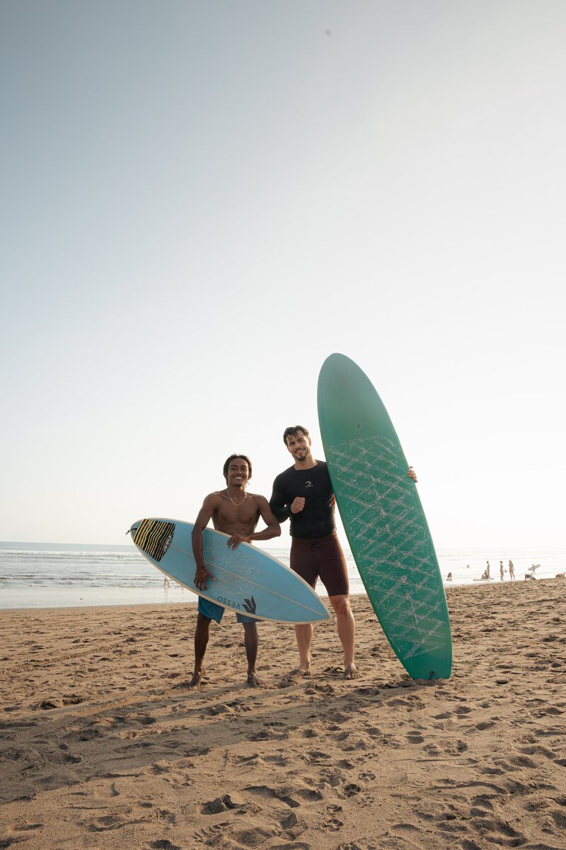 Jey, founder of Mantra Surf Bali, coaching students on the fundamentals of surfing.