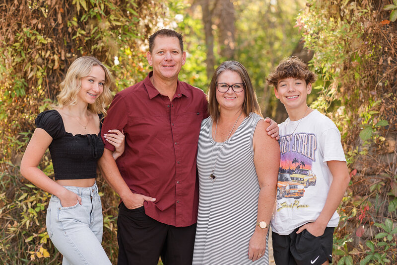 2024 Krystal-moore-photography-moose-jaw-fall-family-photographer-mccaig-gardens