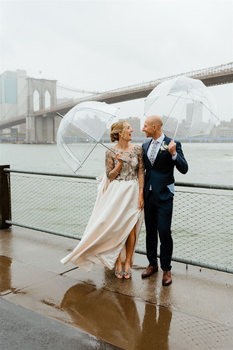 winter rainy wedding photos