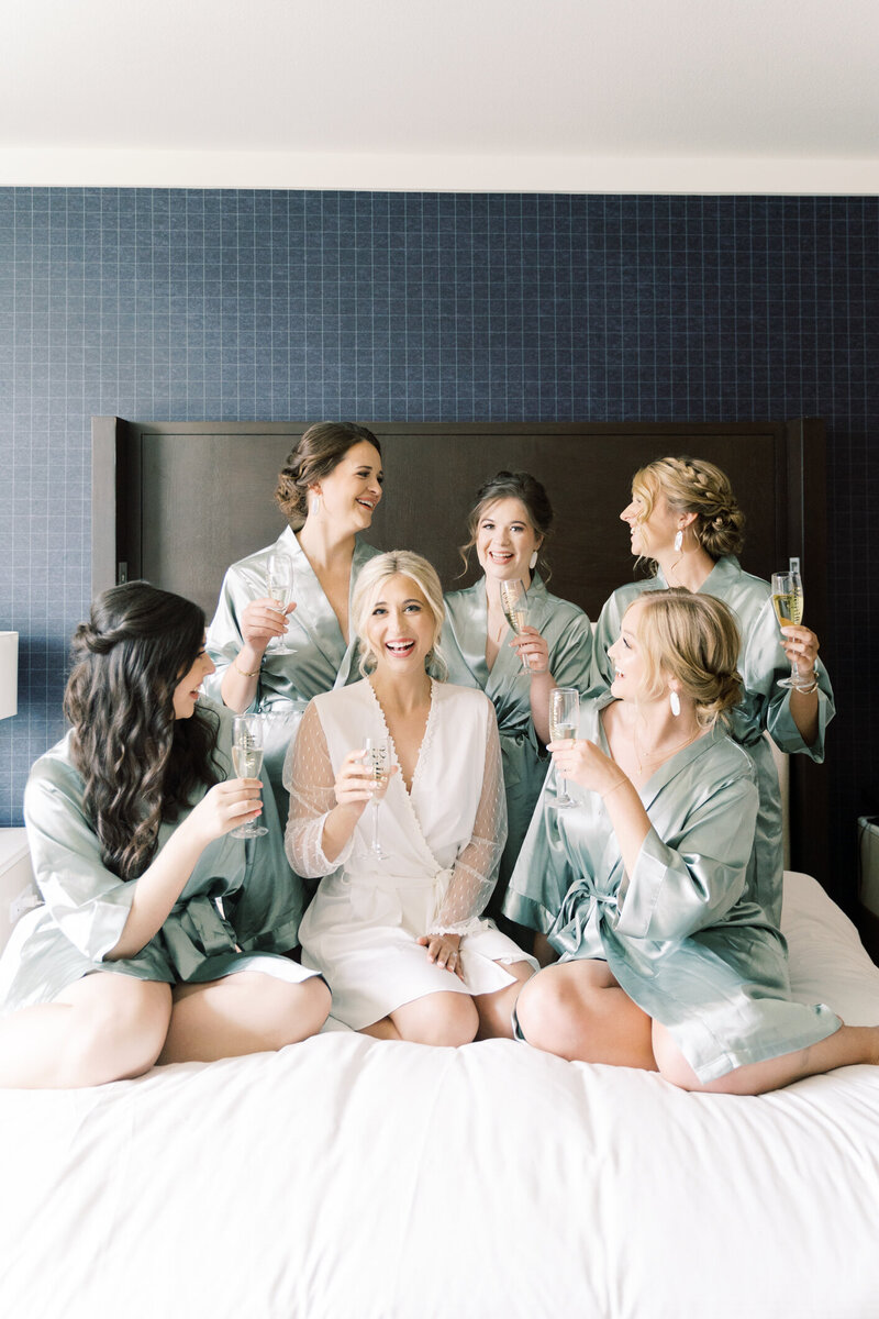 GettingReady-Holly-Marie-Photography-RT-3