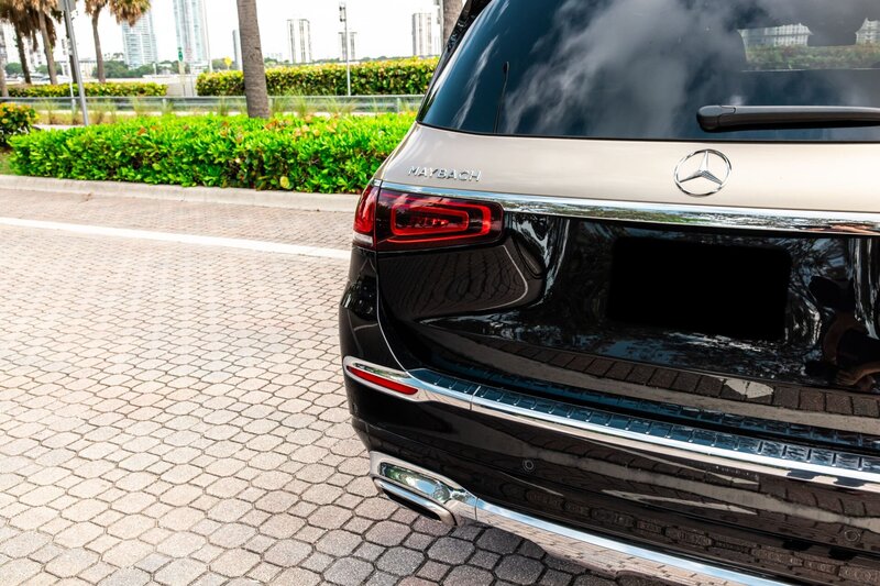mercedes-maybach-gls-600-kalahari-gold-black-for-rent-in-miami-010