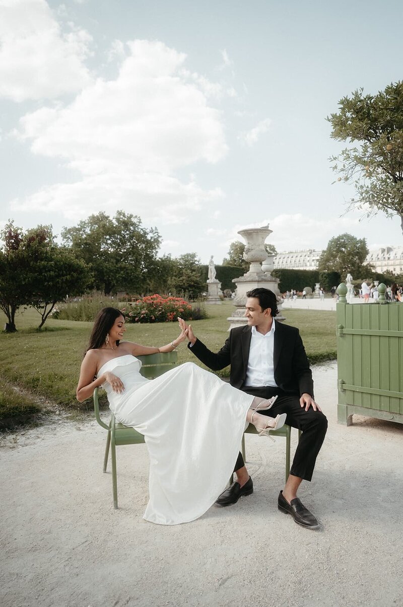 jardins tuileries couple wedding elopement photographer photo shoot inspiration